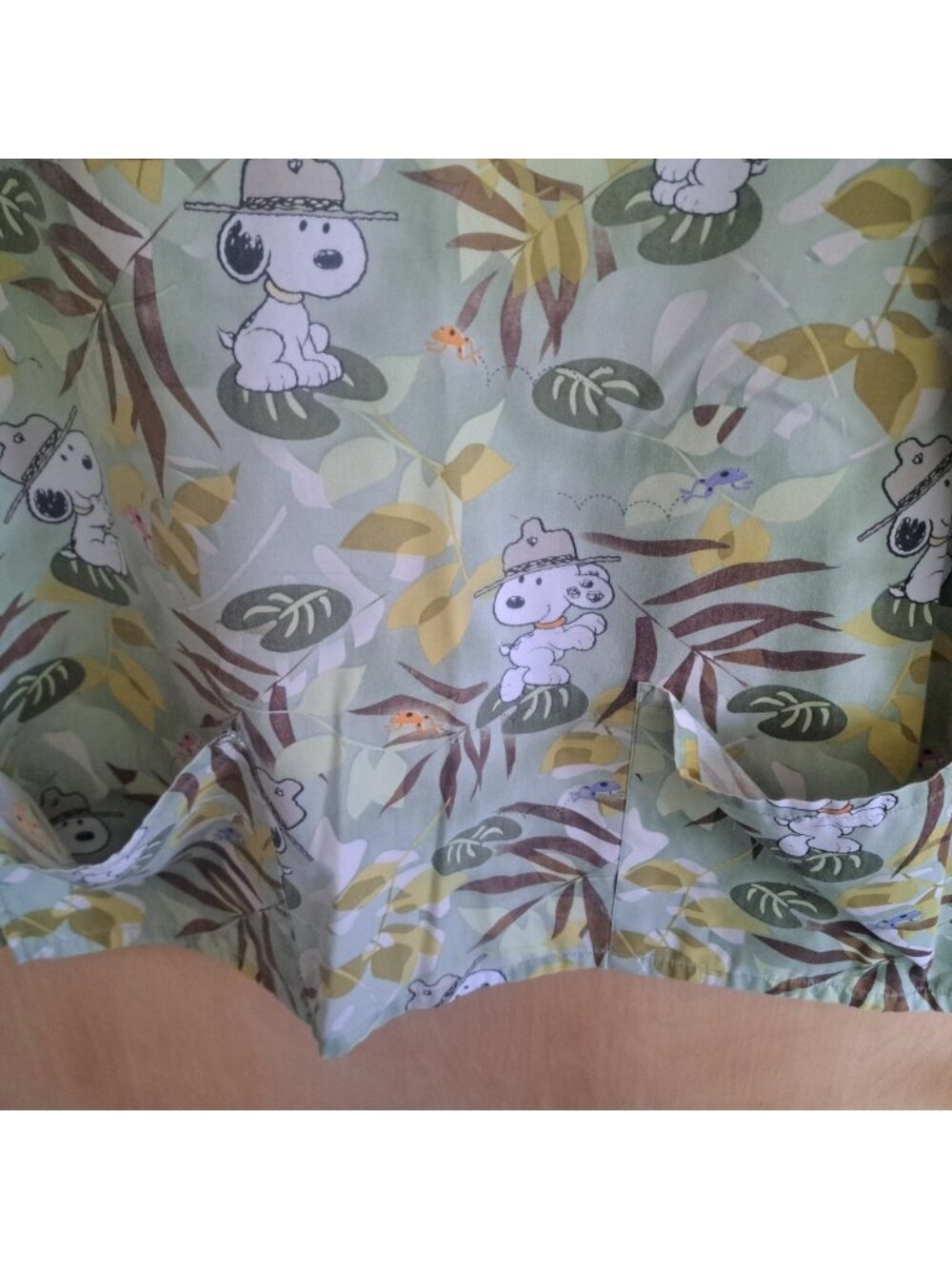 Peanuts Nurses Work Scrub Uniform Top Womens Medium Snoopy Safari Tropical Green - Picture 4 of 6